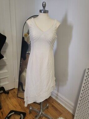 Elegant White Beaded V-Neck Wedding Dress